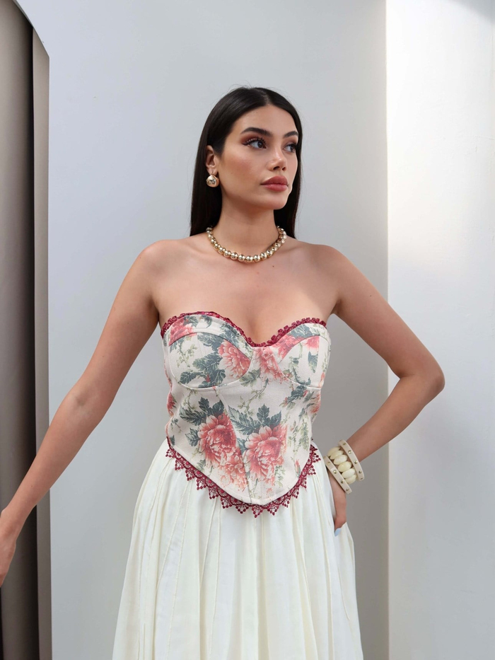 Dantelli Çiçek Desen Korse