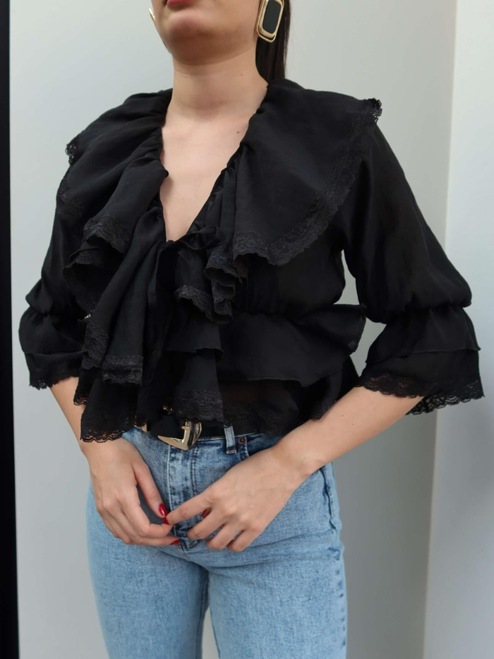 Dantelli Volanlı Bluz