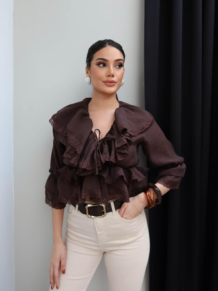 Dantelli Volanlı Bluz