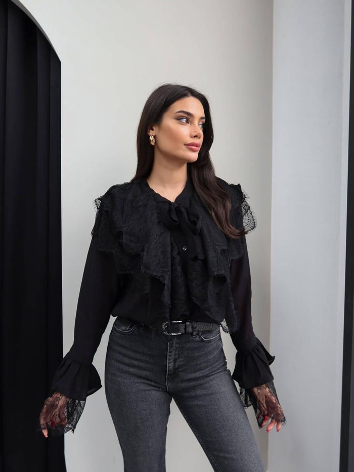 Dantelli Yaka Bağlamalı Gömlek