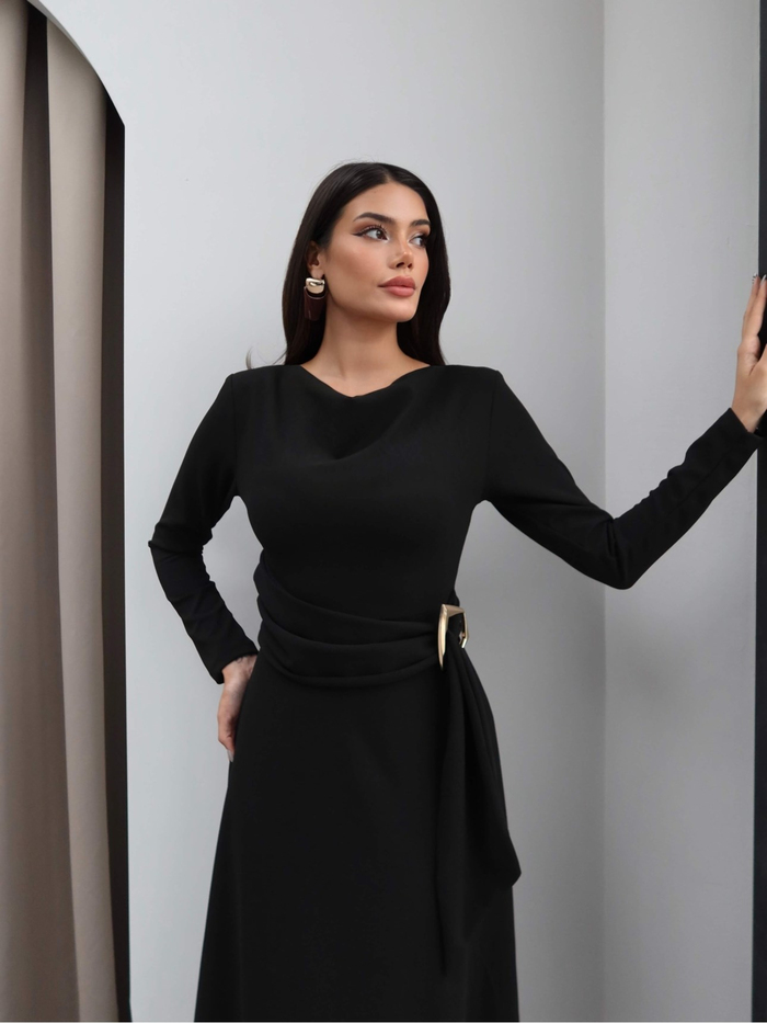 Degaje Yaka Bel Aksesuarlı Midi Elbise