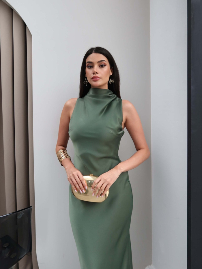 Degaje Yaka Sıfır Kol Saten Elbise