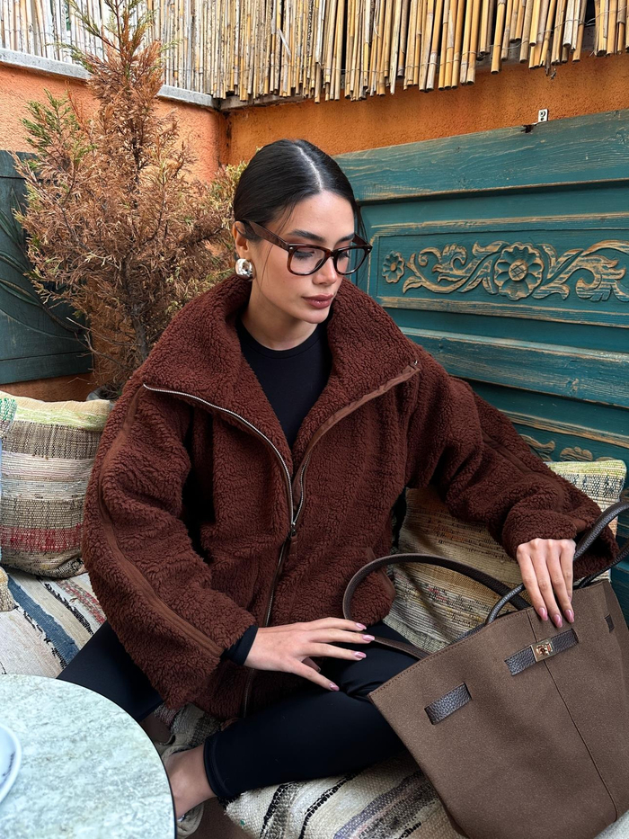 Dik Yaka Cepli Peluş Mont