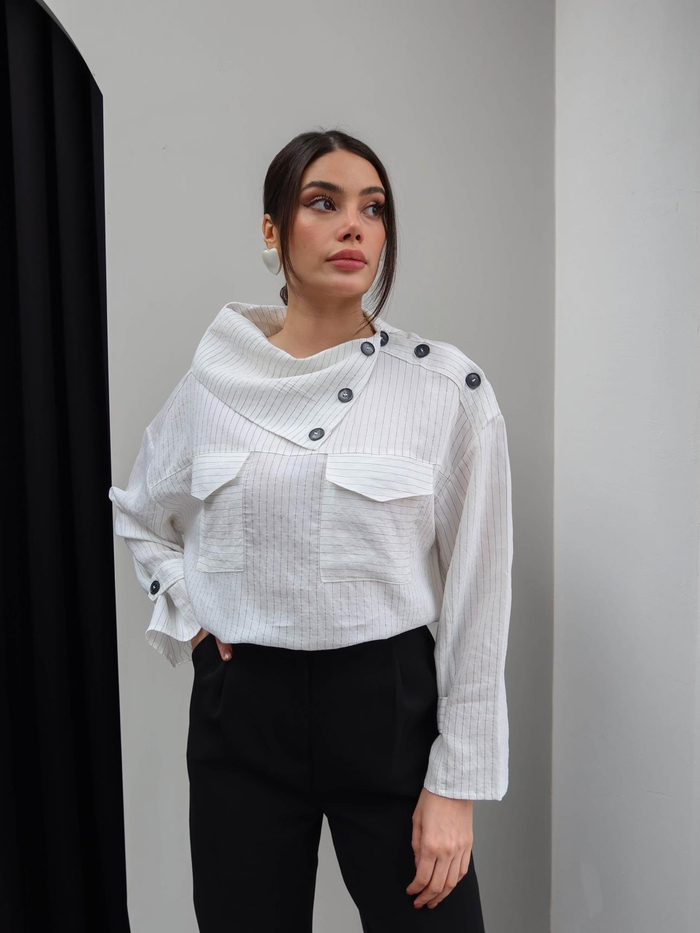 Dik Yaka Düğmeli Çizgili Gömlek