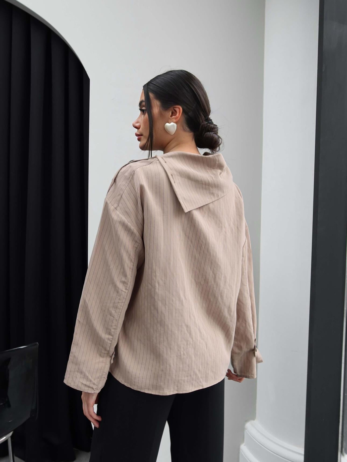 Dik Yaka Düğmeli Çizgili Gömlek