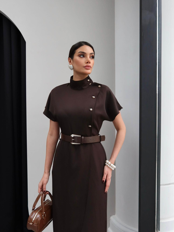 Dik Yaka Kemerli Midi Elbise