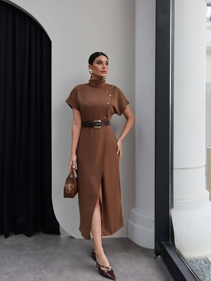 Dik Yaka Kemerli Midi Elbise