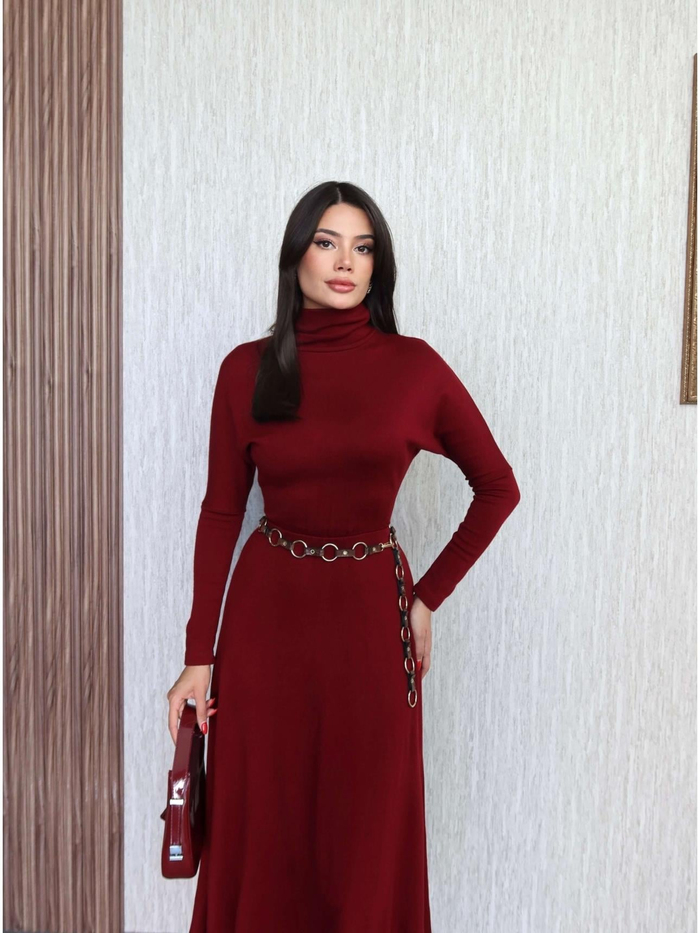 Dik Yaka Uzun Triko Elbise