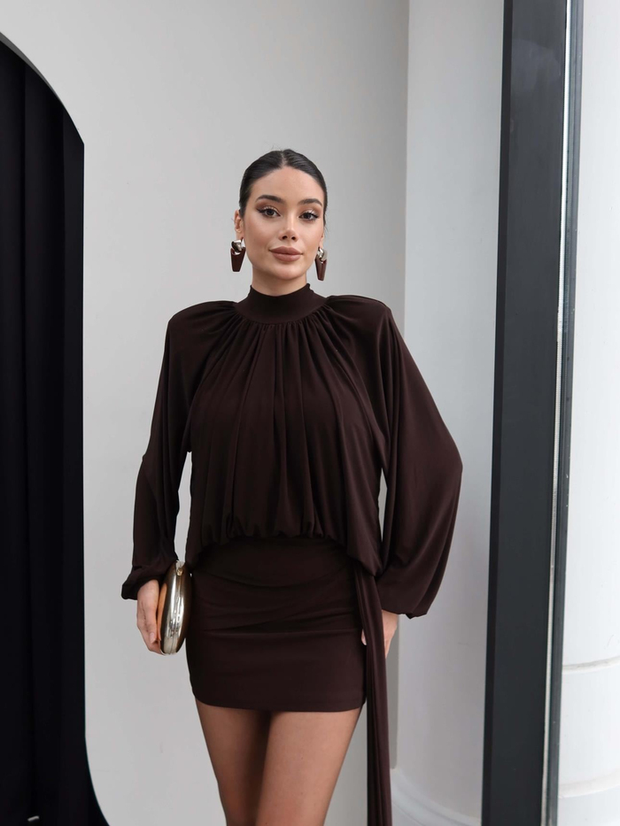 Dik Yaka Vatkalı Bluz Etek Takım