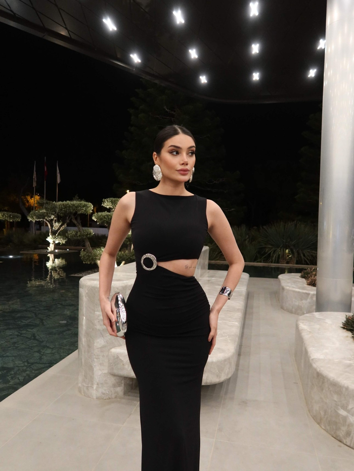 EH Collection Aksesuar Detaylı Bel Formlu Elbise
