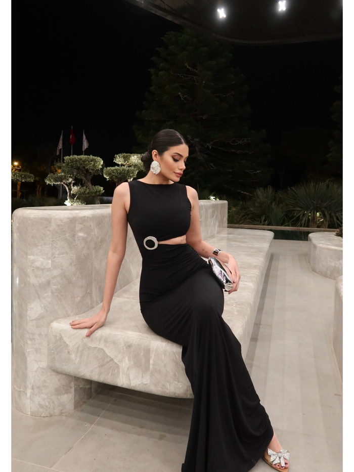 EH Collection Aksesuar Detaylı Bel Formlu Elbise
