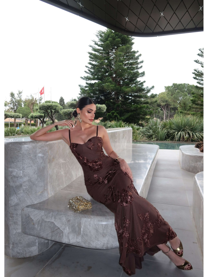 EH Collection Askılı Çiçek İşlemeli Tül Elbise