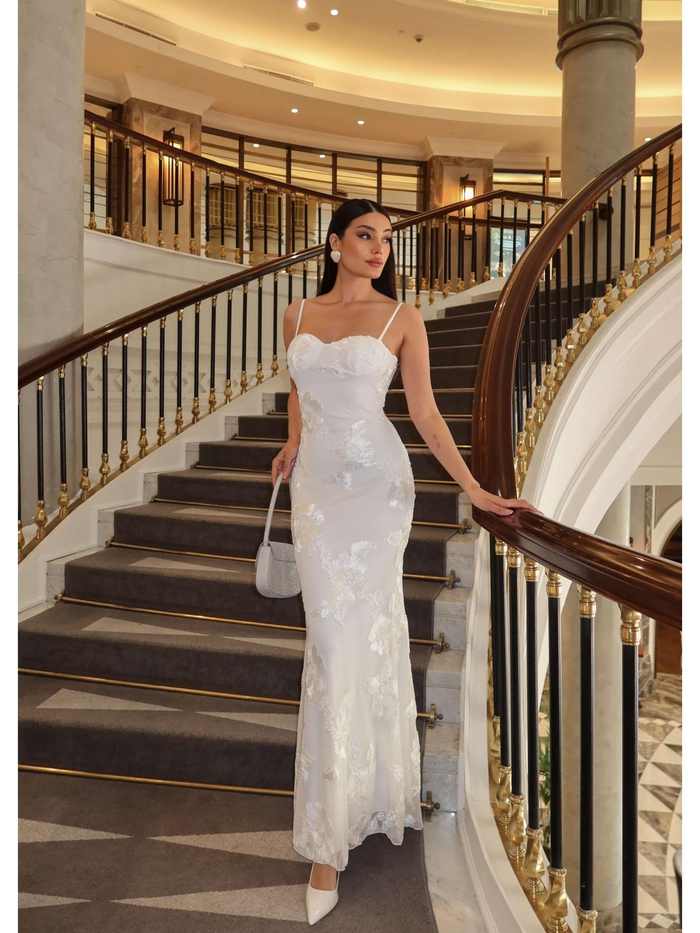 EH Collection Çiçek İşlemeli Tül Davet Elbise
