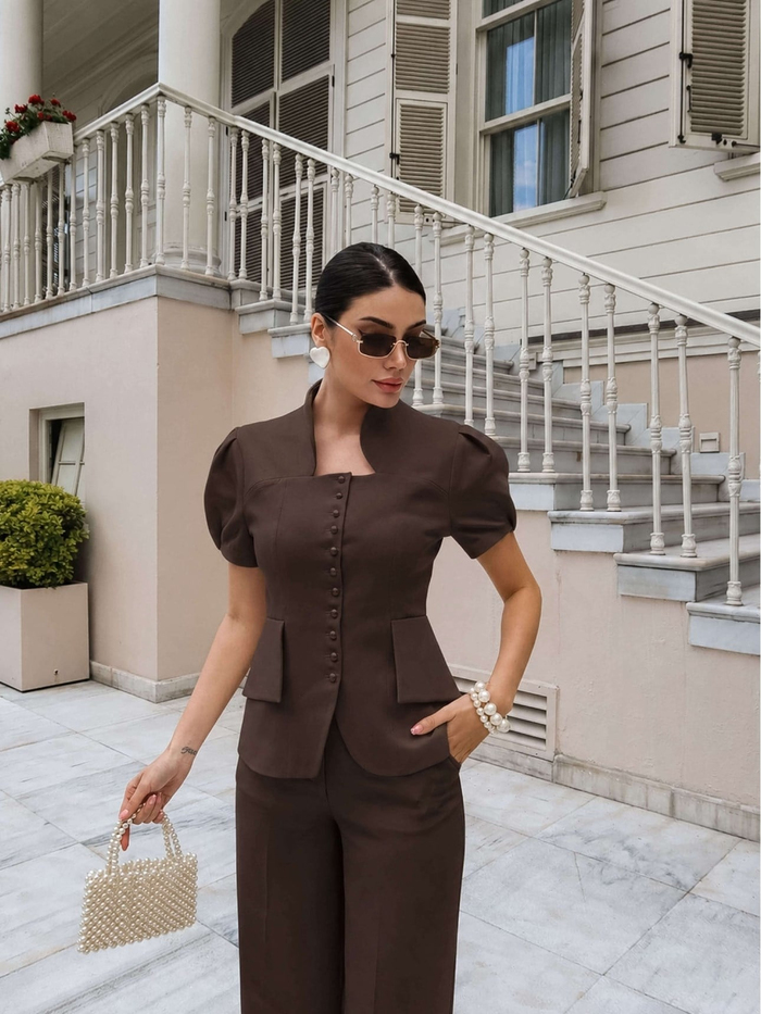 EH Collection Dik Yaka İnci Düğmeli Takım