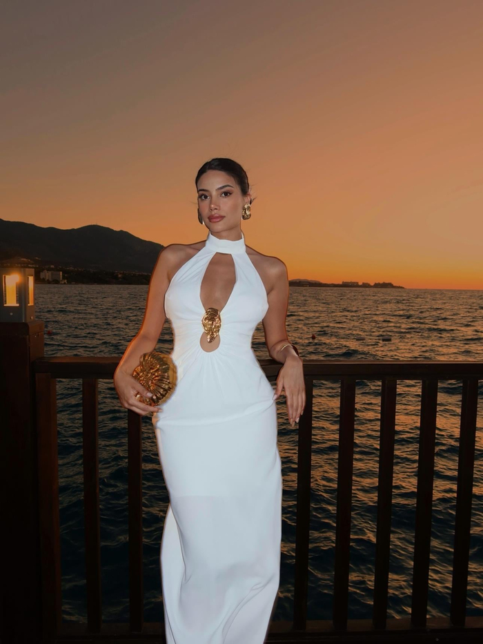 EH Collection Göğüs Aksesuarlı Elbise