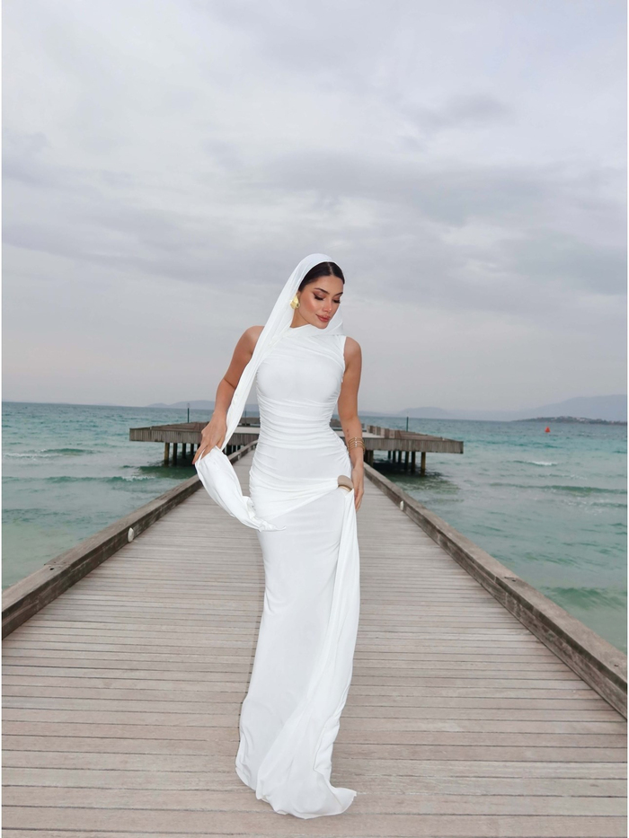 EH Collection Pelerin Detaylı Drapeli Uzun Elbise