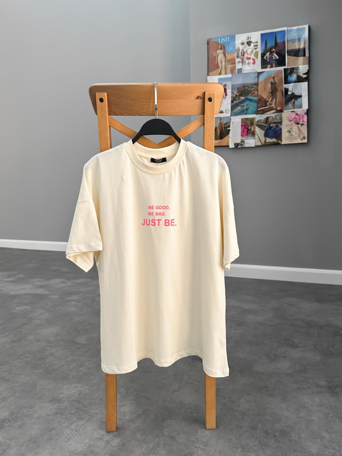 Ekru Minik Yazılı Tshirt