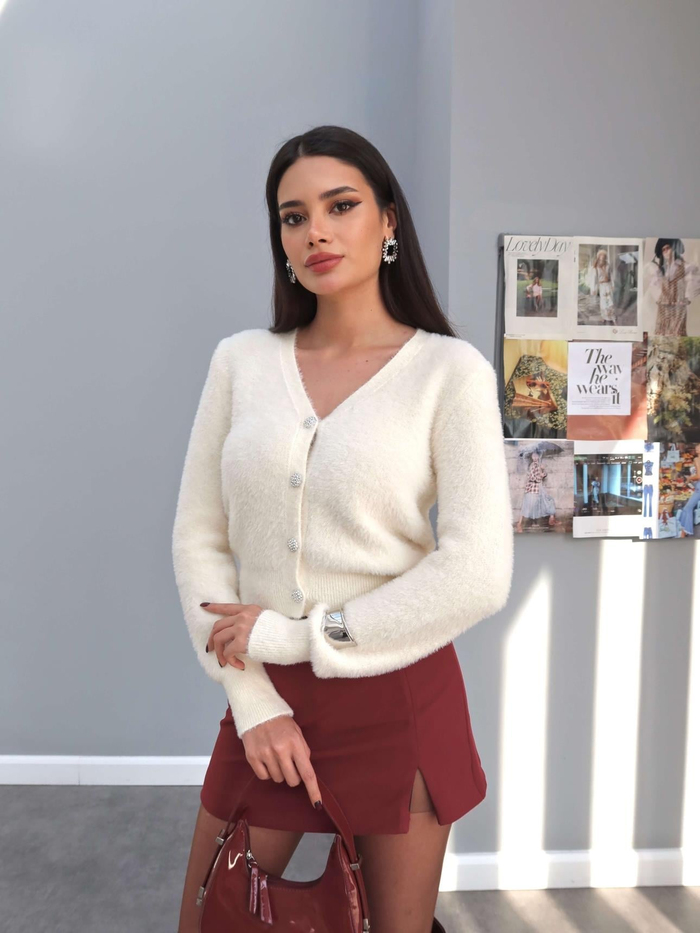 Ekru Taş Düğmeli Peluş Hırka