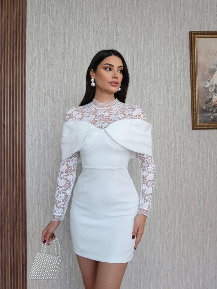 Fiyonk Detay Güpürlü Mini Elbise