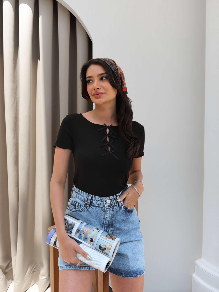 Fiyonk Detaylı T-Shirt