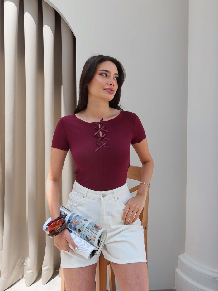 Fiyonk Detaylı T-Shirt