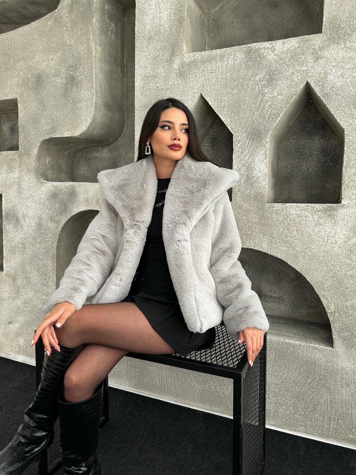 Gri Peluş Kısa Kaban