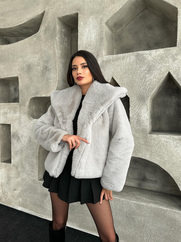Gri Peluş Kısa Kaban