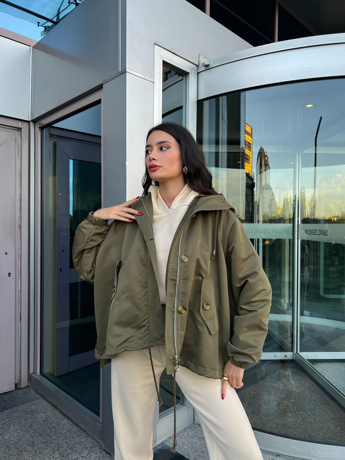 Haki Düğmeli Kısa Parka