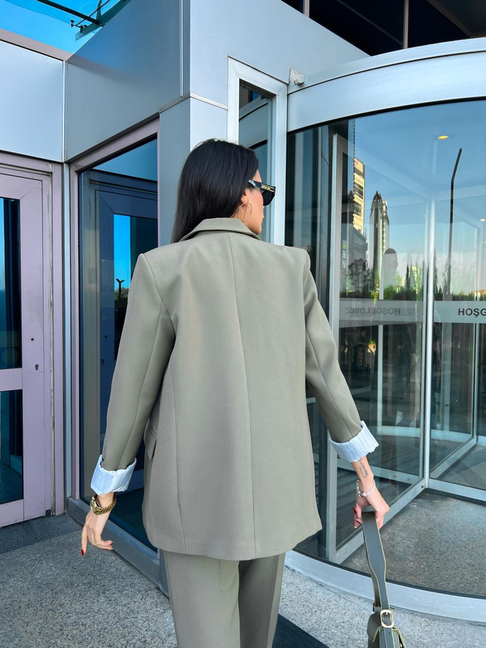 Haki Kolu Katlamalı Blazer Ceket