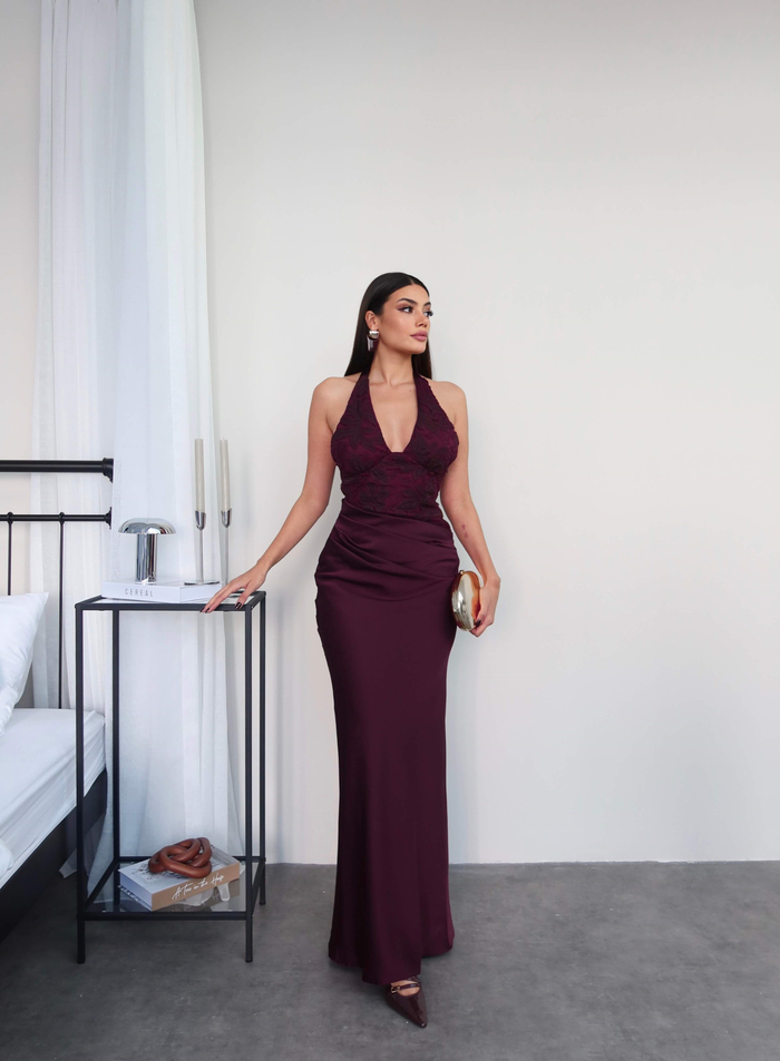 Halter Yaka Güpürlü Saten Elbise