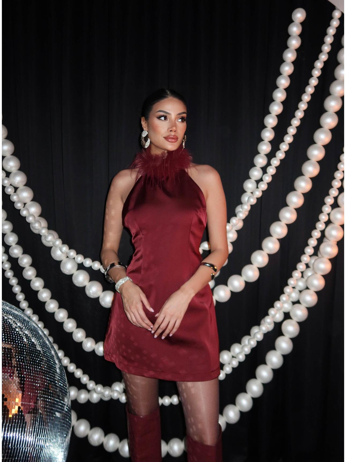 Halter Yaka Tüy Detaylı Mini Elbise