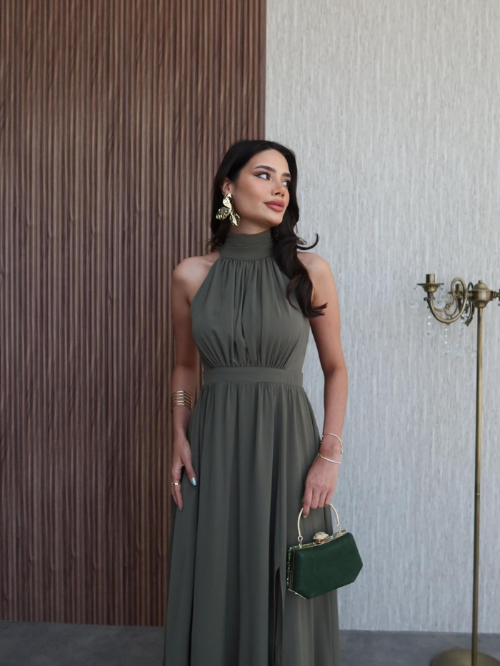 Halter Yaka Yırtmaçlı Kloş Uzun Elbise