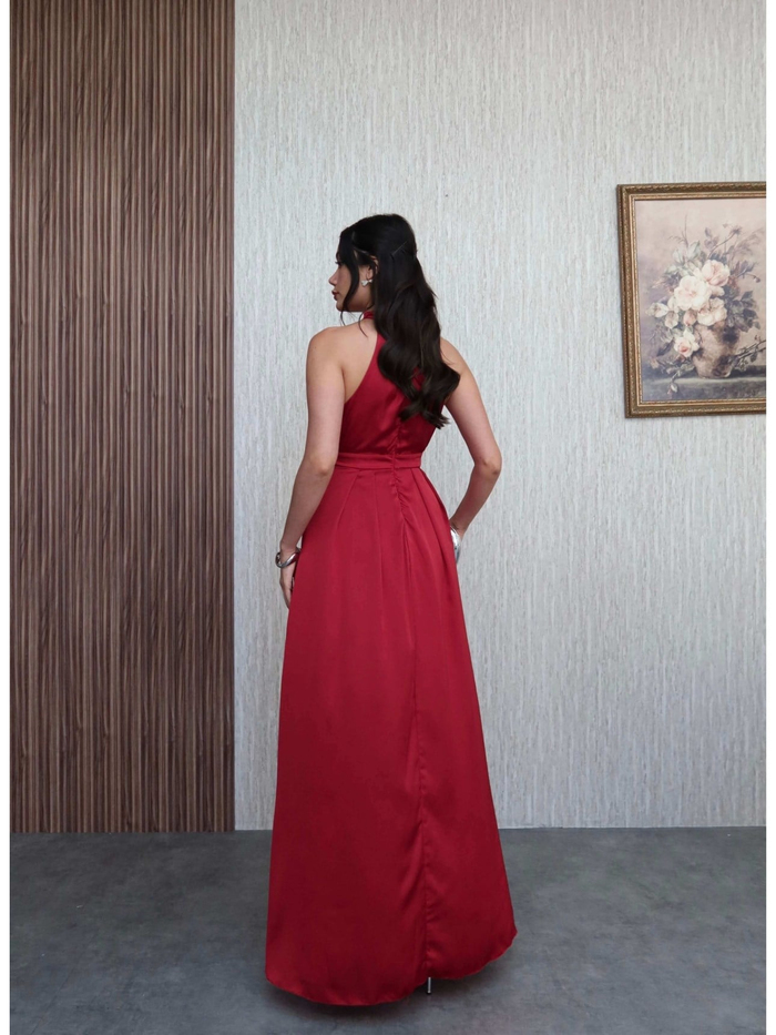 Halter Yaka Yırtmaçlı Saten Elbise
