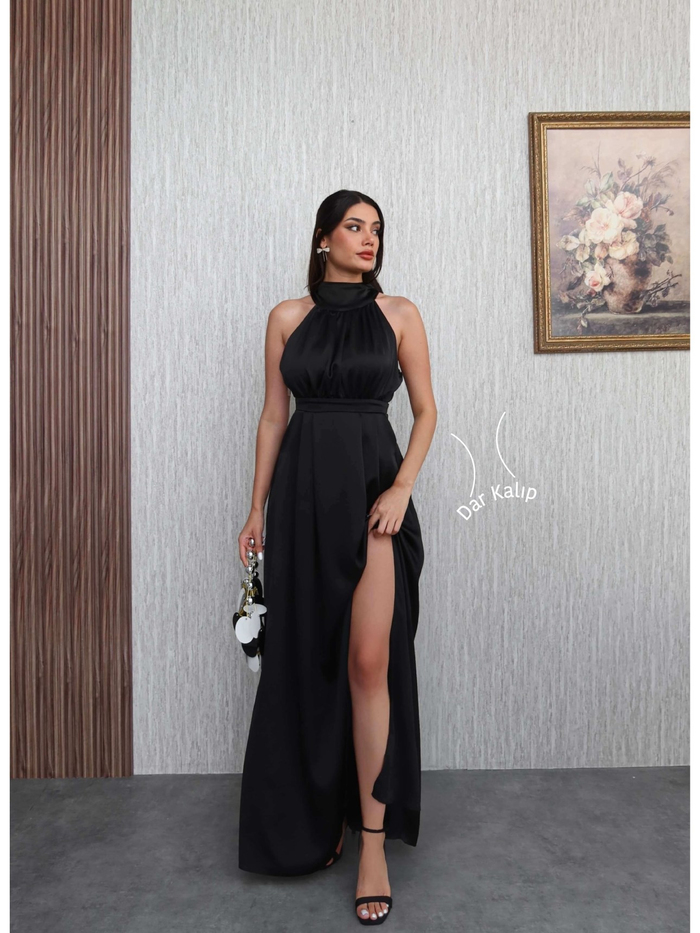 Halter Yaka Yırtmaçlı Saten Elbise