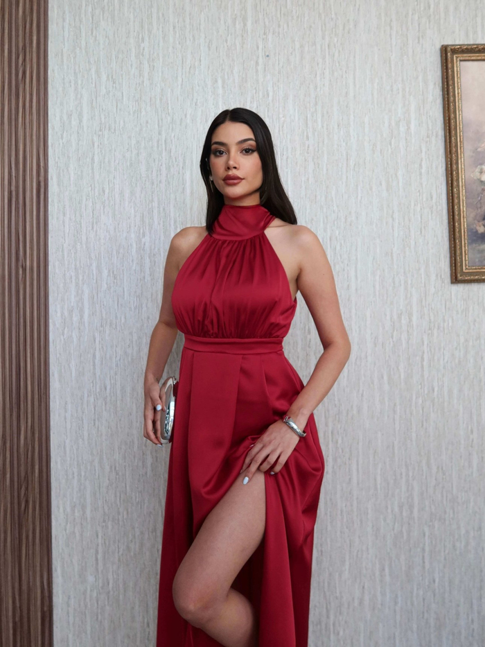Halter Yaka Yırtmaçlı Saten Elbise