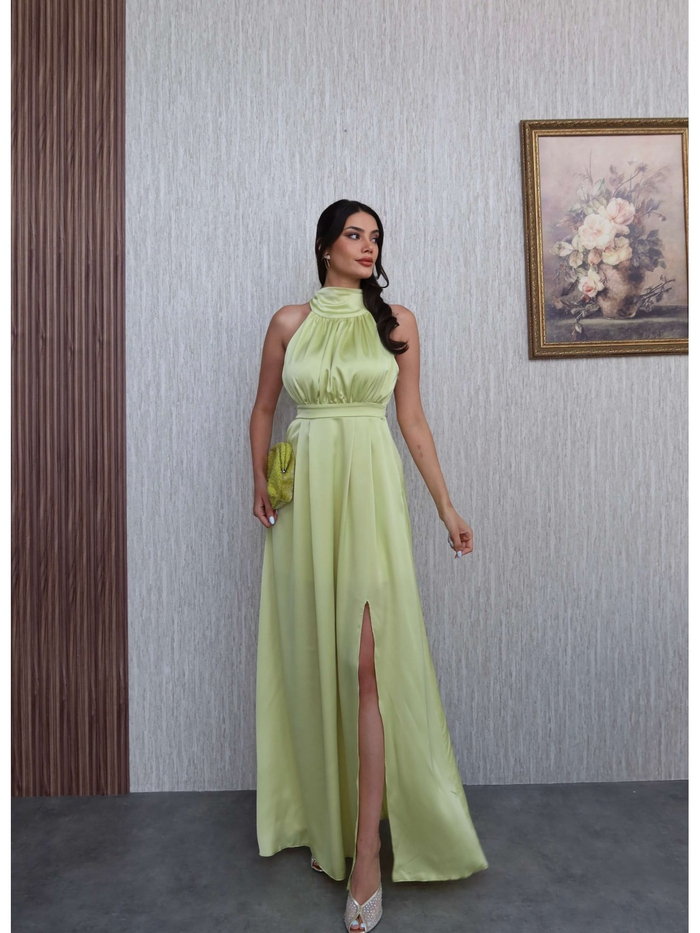Halter Yaka Yırtmaçlı Saten Elbise