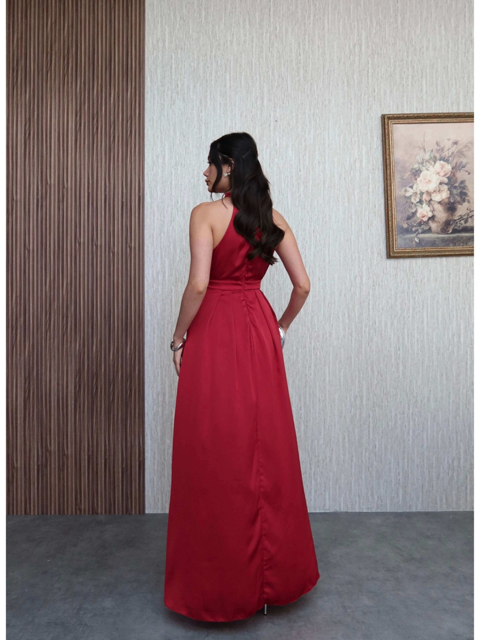 Halter Yaka Yırtmaçlı Saten Elbise