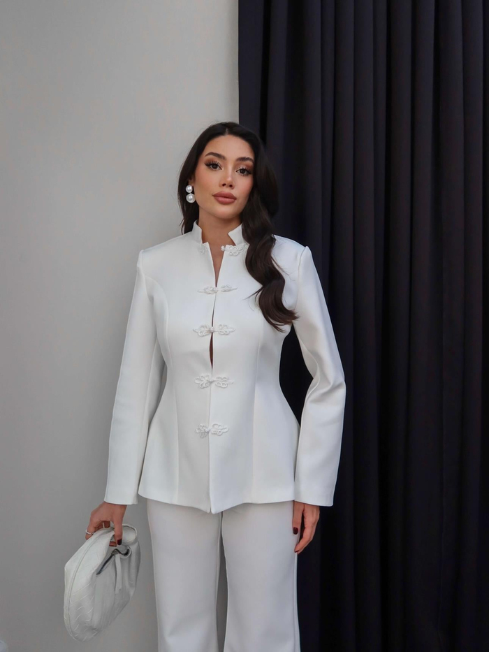 İlmekli Düğme Dik Yaka Takım