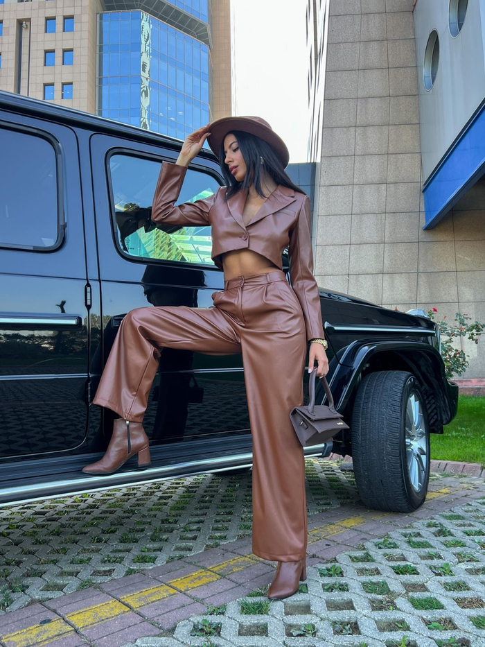 Kahve  Crop Blazer Deri Takım