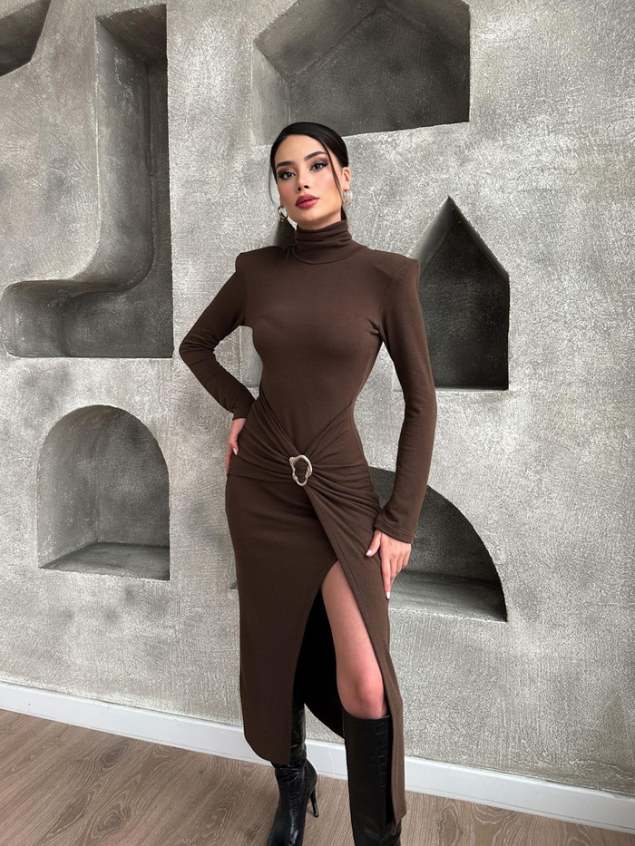 Kahve Vatkalı Tokalı Elbise