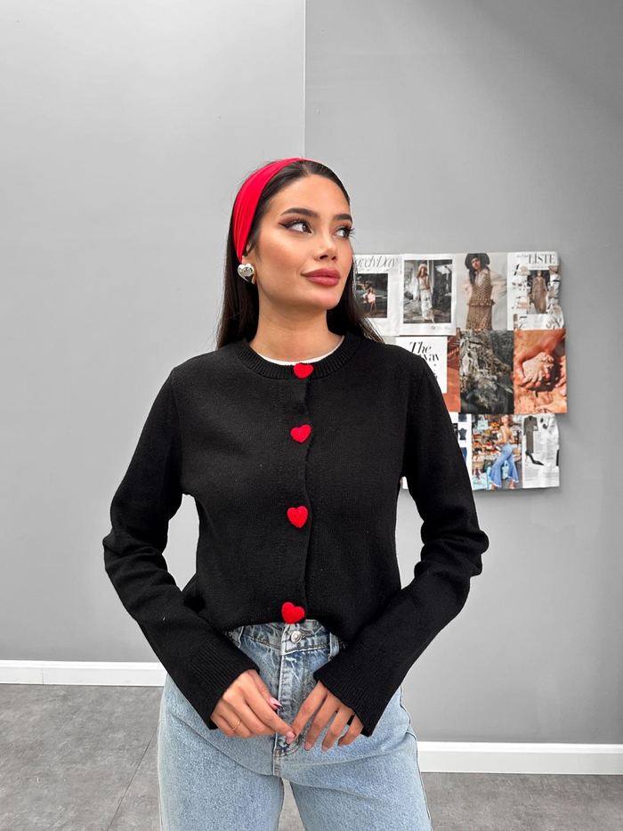 Kalp Düğmeli Triko Hırka