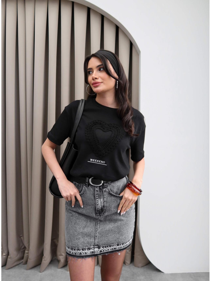 Kalp Nakışlı T-Shirt