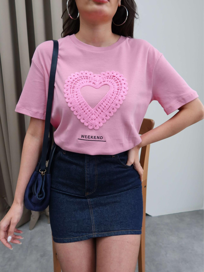 Kalp Nakışlı T-Shirt