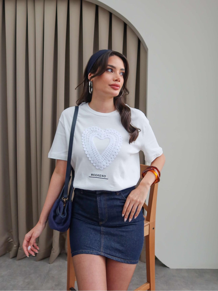 Kalp Nakışlı T-Shirt