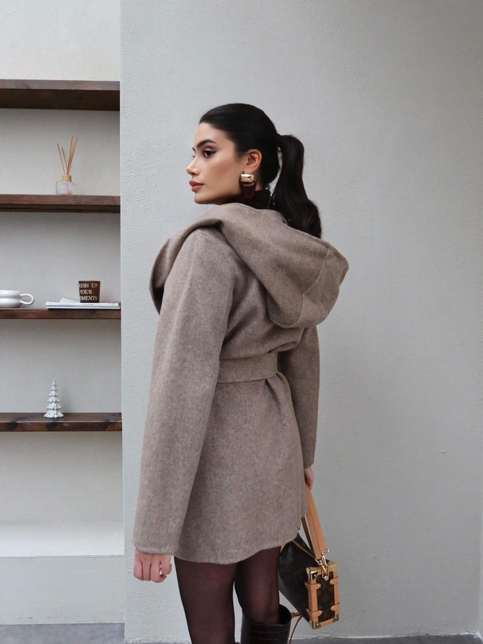 Kapüşonlu %100 Yün Kısa Kaban