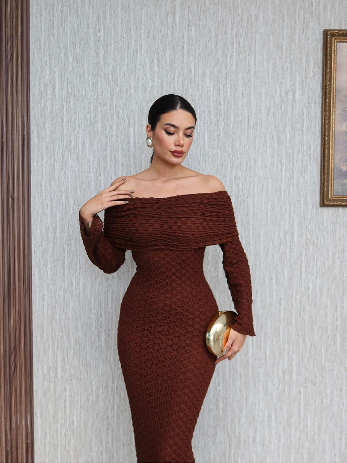 Kayık Yaka Dantelli Elbise