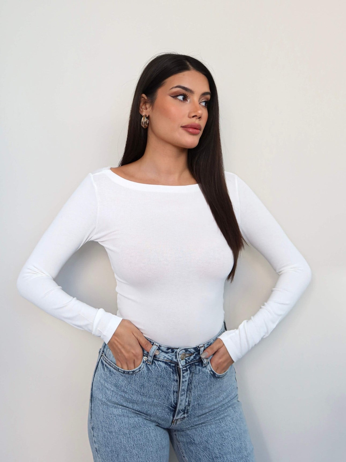 Kayık Yaka Dar Kesim Bluz
