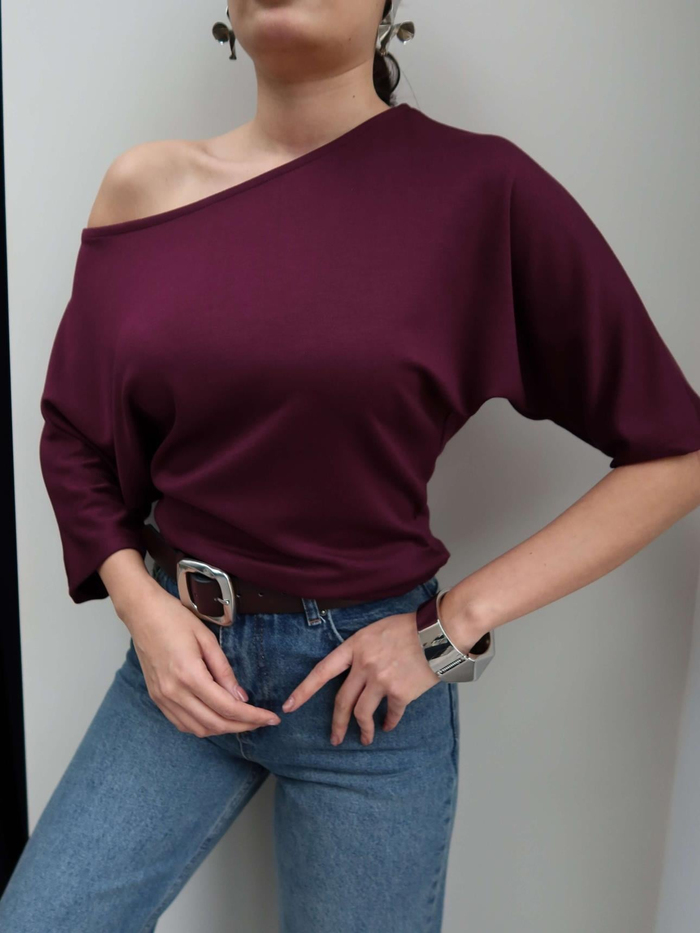 Kayık Yaka Düz Tshirt