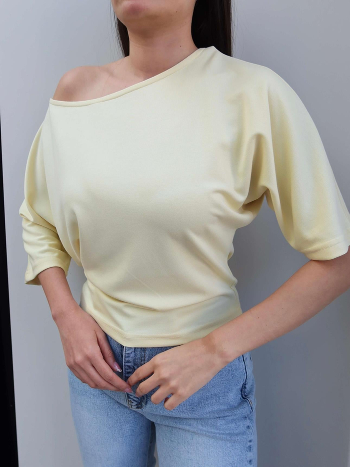 Kayık Yaka Düz Tshirt