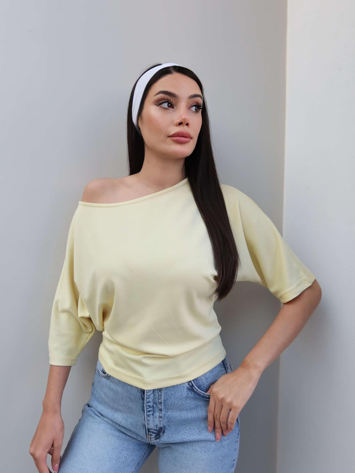 Kayık Yaka Düz Tshirt